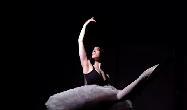 6 yaşında başladığı bale ile uluslararası yarışmada birinci oldu