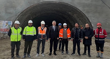 AK Parti’li Çopuroğlu, hızlı tren şantiyesinde incelemelerde bulundu