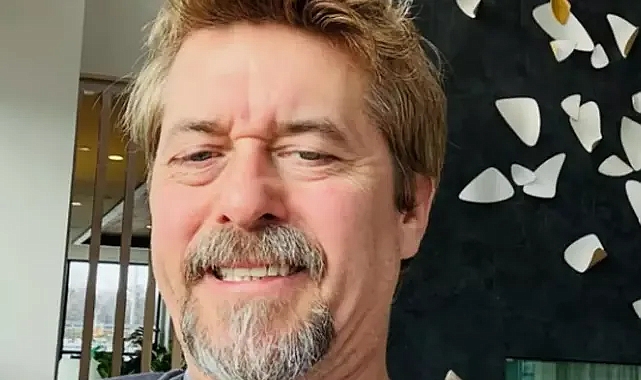 Amerika'da yaşayan başarılı oyuncu son haliyle şaşırttı.