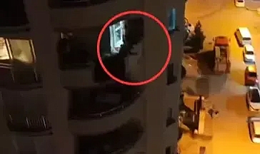 Annesiyle tartışan kişi, evi ve kendisini yakmakla tehdit etti.