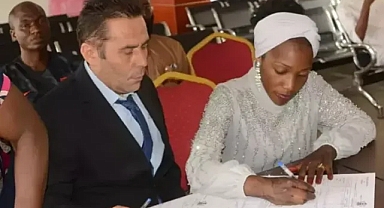 Aradığı aşkı Nijerya'da buldu