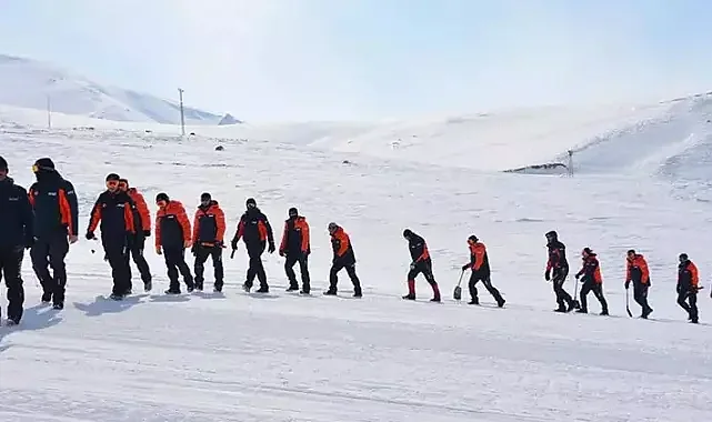 Arama kurtarma teknisyenlerine 'life beep' cihazıyla arama-kurtarma eğitimi