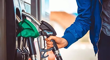 Benzin ve motorine zam geldi