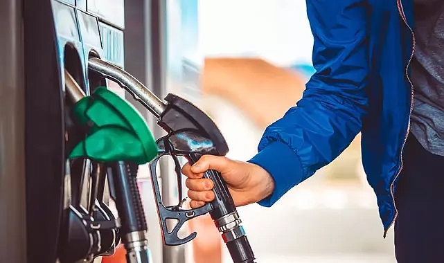 Benzin ve motorine zam geldi