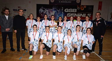 Büyükşehir Spor A.Ş. kız hentbol takımı Kayseri şampiyonu oldu