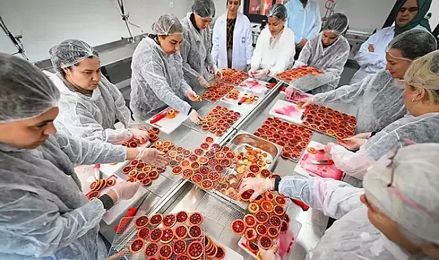 Coğrafi işaretli kan portakalı, kadın emeği ile geleceğe taşınıyor
