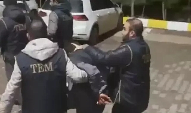 Diyarbakır'da Nevruz etkinliğinde terör örgütü pankartı açan 6 şüpheli gözaltına alındı