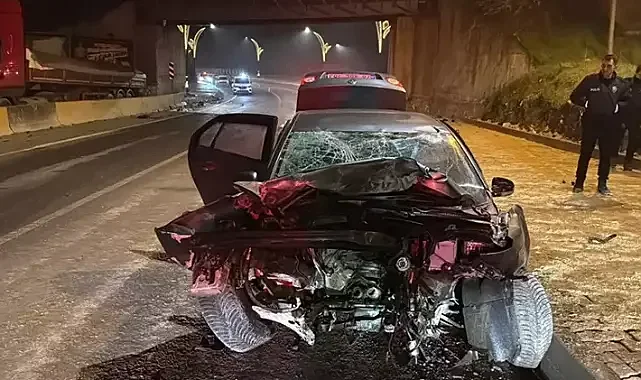 Ehliyetsiz sürücü polisin 'Dur' ihtarına uymadı; kaçarken kaza yaptı