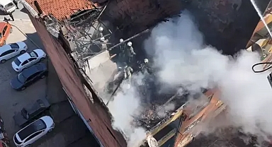 Esenler'de 4 katlı binanın çatı katında çıkan yangın söndürüldü