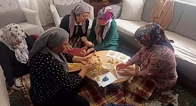 Hatay'ın geleneksel yemeği kömbe sofraları süslüyor