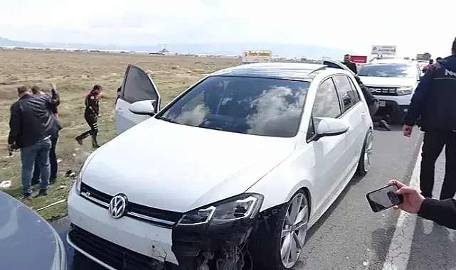 Kaçarken otomobiliyle 2 araca çarpan sürücü, 30 kilometrelik takiple yakalandı