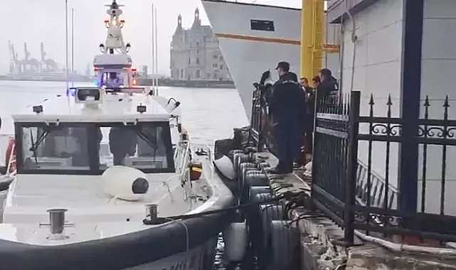 Kadıköy'de denizde erkek cesedi bulundu