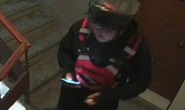 Kayseri'de kurye, sipariş getirdiği binaya idrarını yaptı