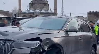 Kayseri’de otomobil yayalara çarptı: 5 yaralı