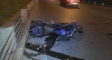 Motorsikletli kız öğrenci kaza yaptı