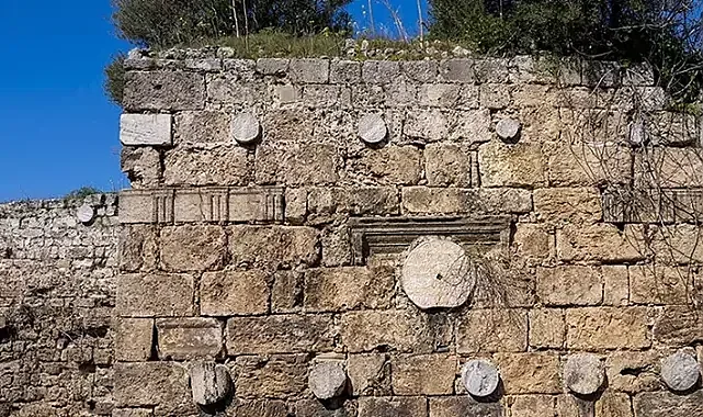 Selçuklu'nun saklı kitabeleri yüzyıllar sonra Antalya'da bulundu