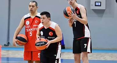 Spor engel tanımıyor; basketbol ile hayata tutunuyorlar