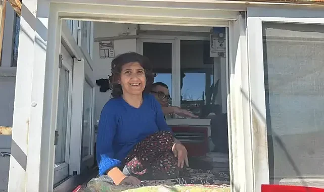 Yaşlı çift bedensel engelli çocuklarına, 52 yıldır özveriyle bakıyor