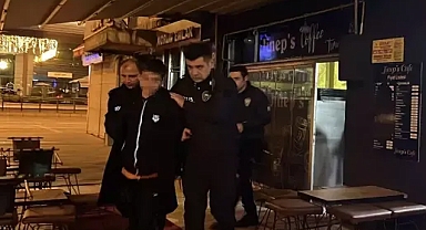 Yiyip, içip çalıyordu, yakalandı
