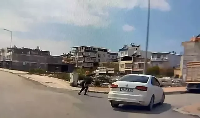 Yolda yürüyen kadının boynundaki kolyesini gasbeden şüpheli tutuklandı