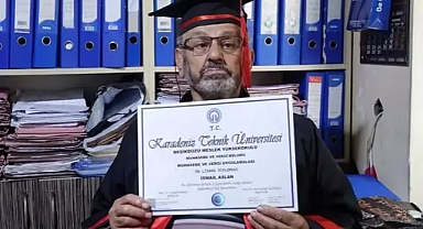 77 yaşında mezun olan arzuhalciye rektörden özel davet