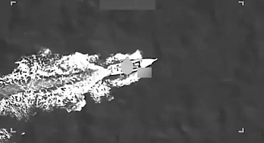 ABD Karayiplerde uyuşturucu kaçakçılığı yaptığını öne sürdüğü tekneyi vurdu