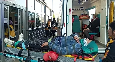 Adana'da tarım işçilerini taşıyan minibüs devrildi; 17 yaralı