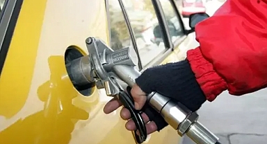 Akaryakıta bir zam daha geldi