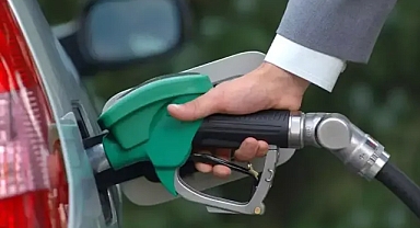 Akaryakıta zam geldi, indirim bekleniyor: 15 Nisan benzin, motorin fiyatı