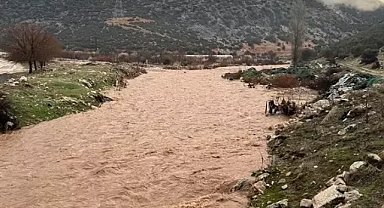 Antalya'da dereler taştı...