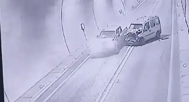 Artvin’de tünelde korkutan kaza: 7 yaralı anbean kamerada