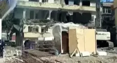 Avcılar’da kentsel dönüşüme giren bina tek darbeyle yıkıldı