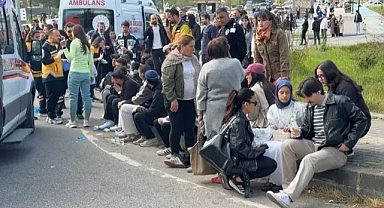 Bartın’da halk otobüsü otomobilin üzerine devrildi; yaralılar var