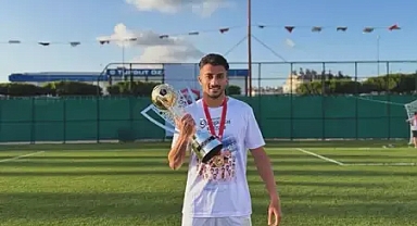 başarılı futbolcudan şampiyonluk rekoru!