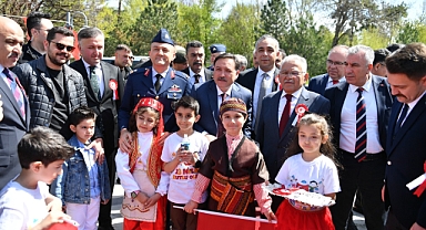 BAŞKAN BÜYÜKKILIÇ, ÇOCUKLARIN BAYRAM SEVİNCİNE ORTAK OLDU