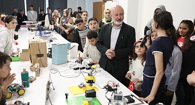 BAŞKAN ÇOLAKBAYRAKDAR: “GENÇLERİMİZİN ÜRETTİĞİ HER PROJE TÜRKİYE’NİN GÜCÜNE GÜÇ KATACAK” -İNOVASYON MERKEZİ’NDE GELECEĞİN MUCİTLERİNİN BİLİM VE TEKNOLOJİ ÜRÜNLERİ MEST ETTİ