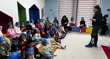 BÜYÜKŞEHİR’DEN ANLAMLI ETKİNLİK: MİNİKLERE POLİSLİK MESLEĞİ TANITILDI