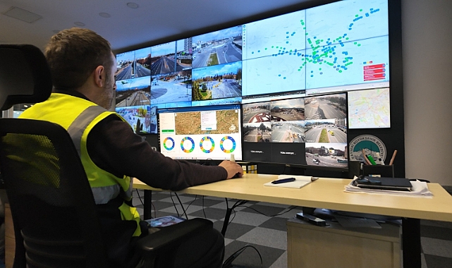 Büyükşehir’den Trafiğin Kalbi “Kartal”Da Akıllı Sistemlerle 7/24 Kesintisiz Yönetim