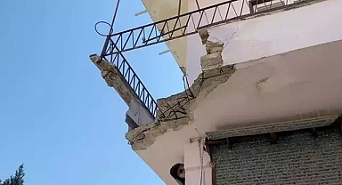 Çöken balkondan düşen baba ve engelli oğlu yaralandı