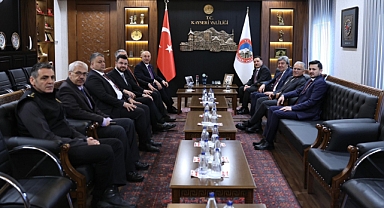 Dışişleri eski Bakanı Çavuşoğlu’ndan Vali Çiçek’e ziyaret