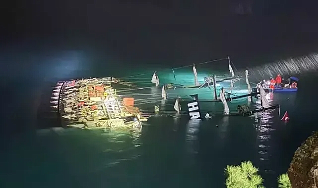 Fethiye'de tur teknesi battı