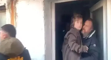 Harabe evden kurtarılan Nazar'a 'Geçici Koruma Kimlik Belgesi'