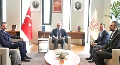 İşte o bakan eşref rüyanın oyuncusu ile bir araya geldi