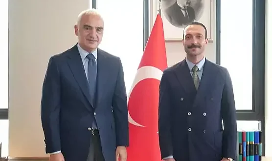 İşte o bakan eşref rüyanın oyuncusu ile bir araya geldi