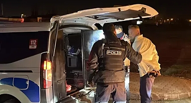 Kaçmaya çalışan sürücü kaldırıma çarparak yakalandı