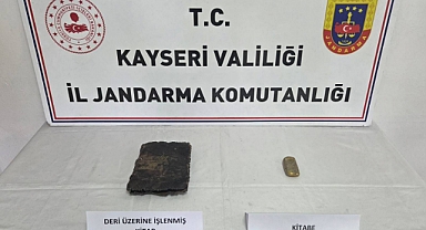 Kayseri’de deri üzerine işlenmiş tarihi kitap ele geçirildi
