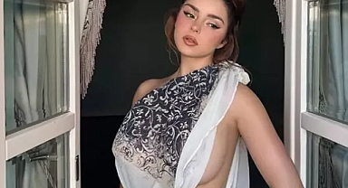 Kıvrımlarıyla tanınan ünlü isimden uzun aradan sonra paylaşım geldi...