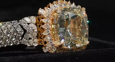 Milyon dolarlık kaçak pırlantalar emniyet'de sergilendi!