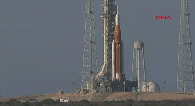 NASA, Ay'a insanlı uçuş başlattı