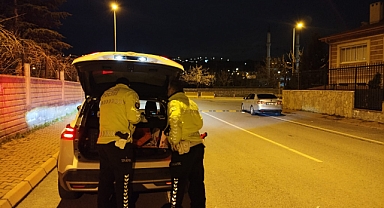 Polisin ‘dur’ ihtarına uymayan ehliyetsiz sürücüye 430 bin TL ceza